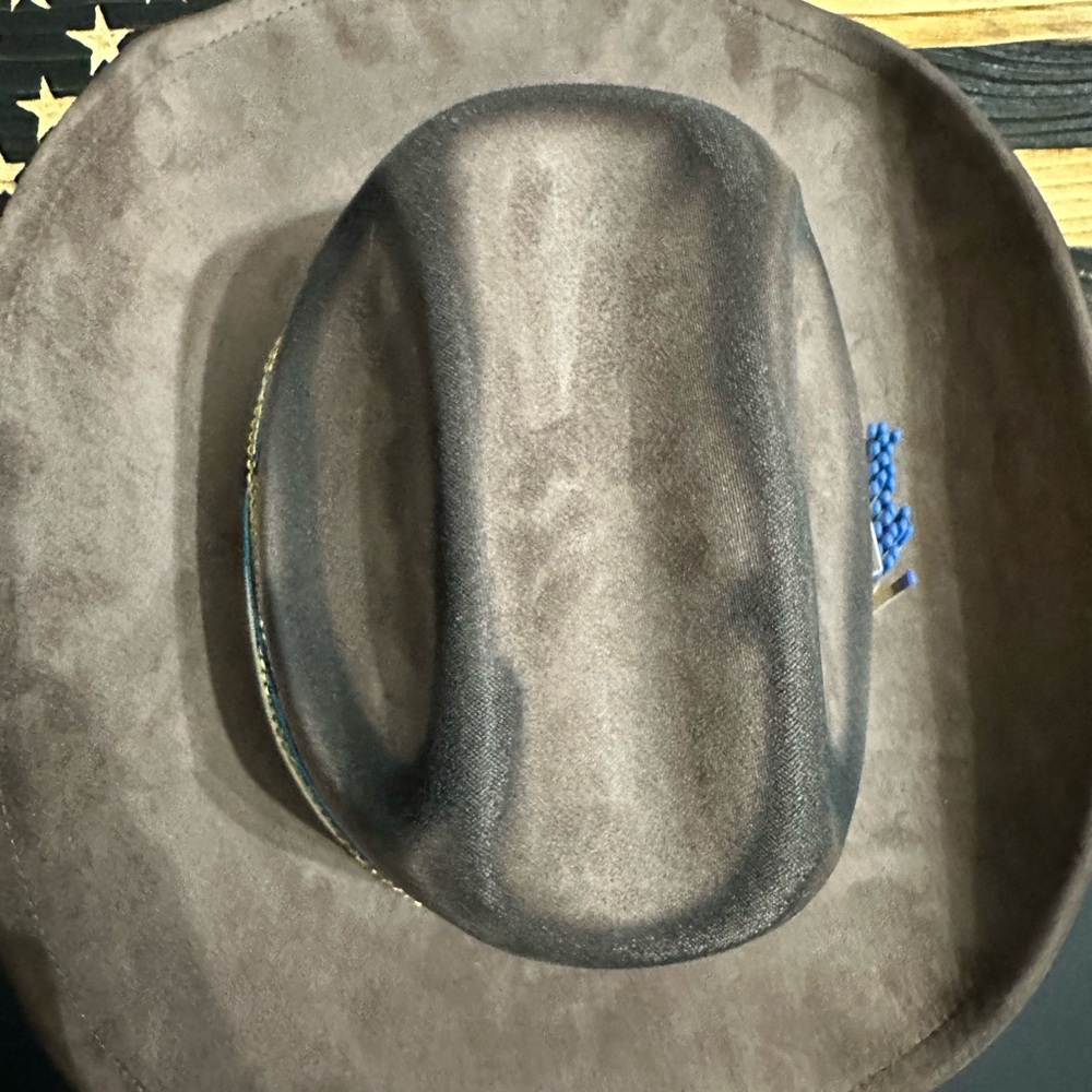 Stylish Brown Cowboy Hat with Unique Band - Picture 5 of 8